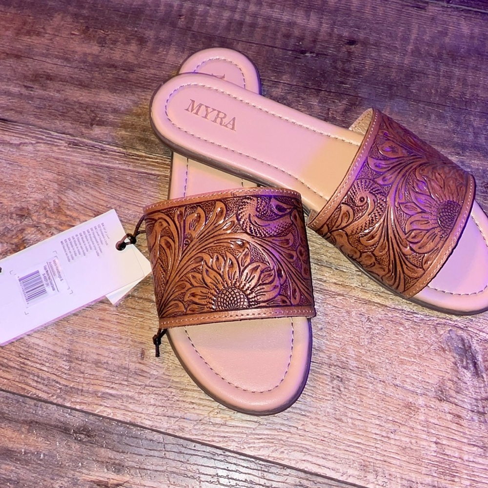Nwt Myra size 9 Coppu Western tooled sandals